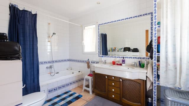 Mediterranean villa in the prestigious Portichol area of Jávea with panoramic views of Jávea Bay and Cabo de San Antonio.