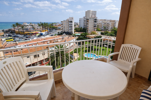 Apartament na pierwszej linii plaży z widokiem na morze w Arenal, Jávea