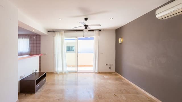 Apartment in the Village of Jávea with Garage and Storage Room