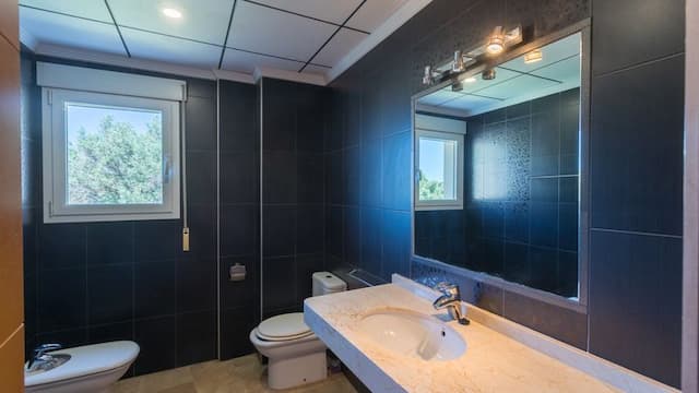 Apartment in the Village of Jávea with Garage and Storage Room