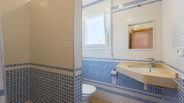 Apartment in the Village of Jávea with Garage and Storage Room
