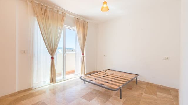 Apartment in the Village of Jávea with Garage and Storage Room