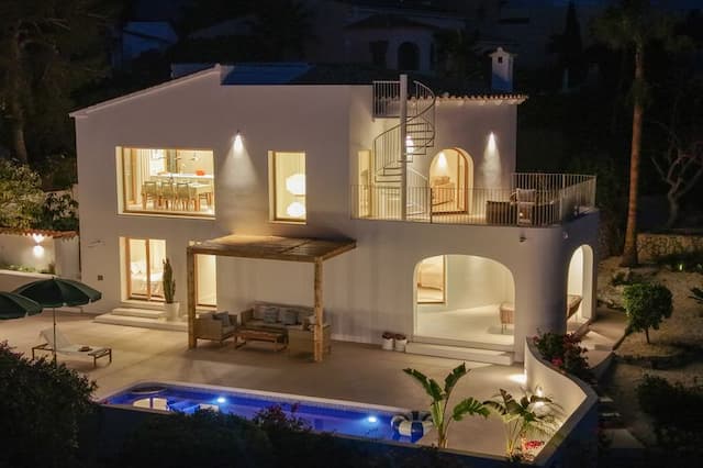 Renovierte Villa mit Panoramablick in Balcón al Mar, Jávea