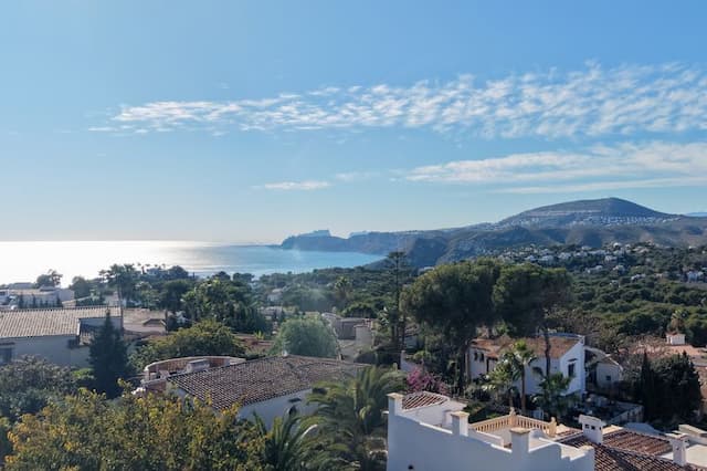 Renovierte Villa mit Panoramablick in Balcón al Mar, Jávea