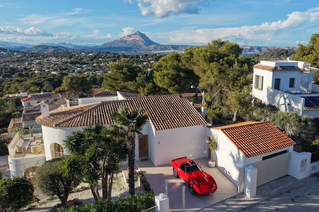 Renovierte Villa mit Panoramablick in Balcón al Mar, Jávea