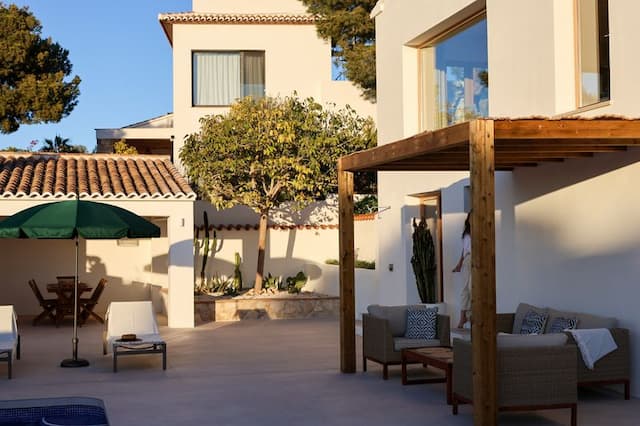 Renovierte Villa mit Panoramablick in Balcón al Mar, Jávea