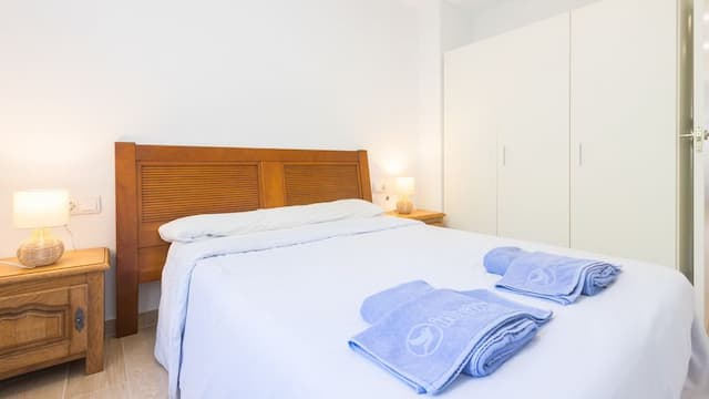 Niedawno odnowiony apartament na parterze, zaledwie kilka kroków od plaży Arenal w Jávea