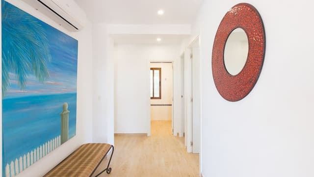 Niedawno odnowiony apartament na parterze, zaledwie kilka kroków od plaży Arenal w Jávea