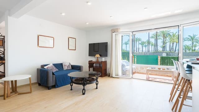 Niedawno odnowiony apartament na parterze, zaledwie kilka kroków od plaży Arenal w Jávea
