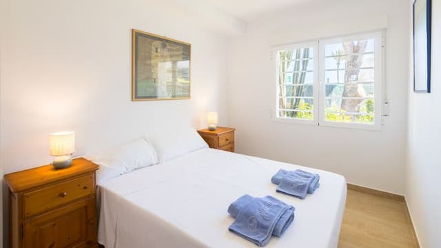 Niedawno odnowiony apartament na parterze, zaledwie kilka kroków od plaży Arenal w Jávea