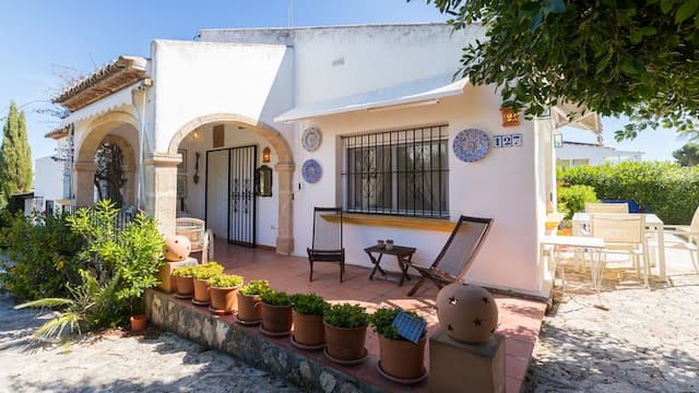 Villa con piscina privada y apartamento de invitados en Pinosol, Jávea