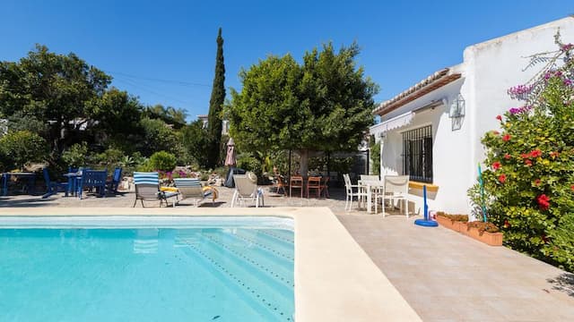 Villa con piscina privada y apartamento de invitados en Pinosol, Jávea