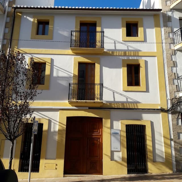 Przestronny dom przeznaczony na hostel w centrum Jávei, Alicante
