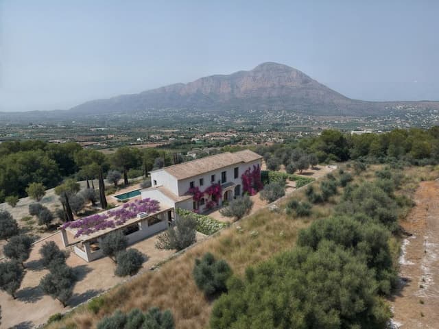 Finca mit Blick auf den Montgó in der Gegend von Tarraula, Jávea (Alicante)