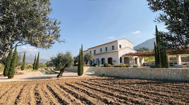 Finca mit Blick auf den Montgó in der Gegend von Tarraula, Jávea (Alicante)