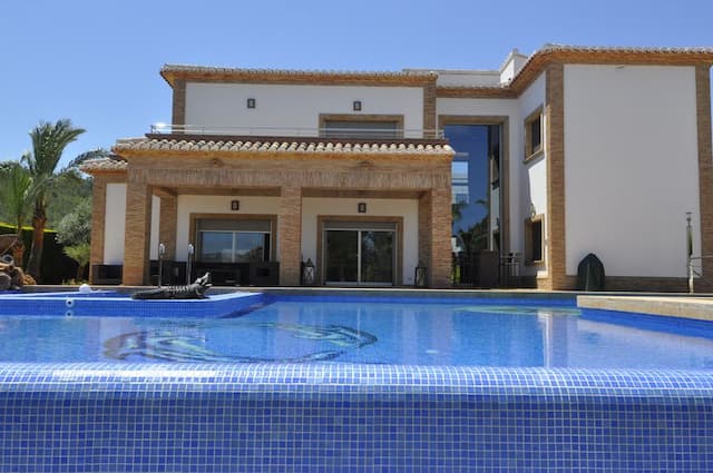 Espaciosa villa con vistas panorámicas en Puerta Fenicia, Jávea (Alicante)
