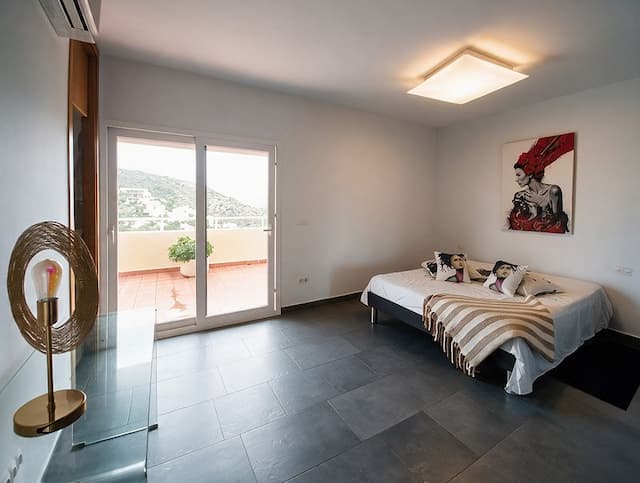 Villa with Panoramic Views of the Sea and the Valley in Pedreguer, Alicante