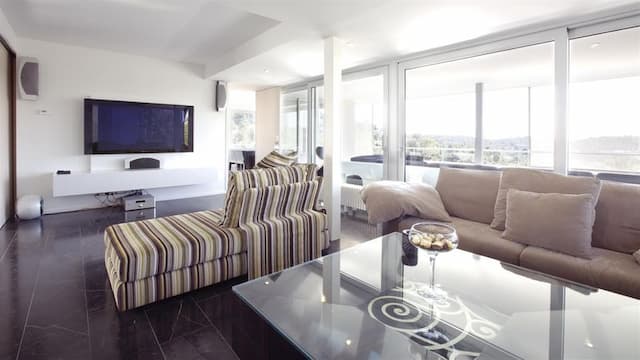 En Castellón villa en venta contemporánea en la urbanización La Coma.