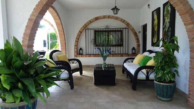 Venta de chalet en Onteniente (Valencia) con gran parcela.