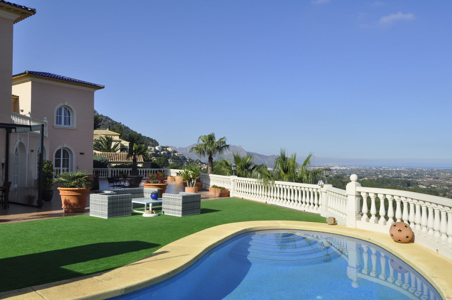Villa de lujo en venta en La Sella Golf, Dénia.