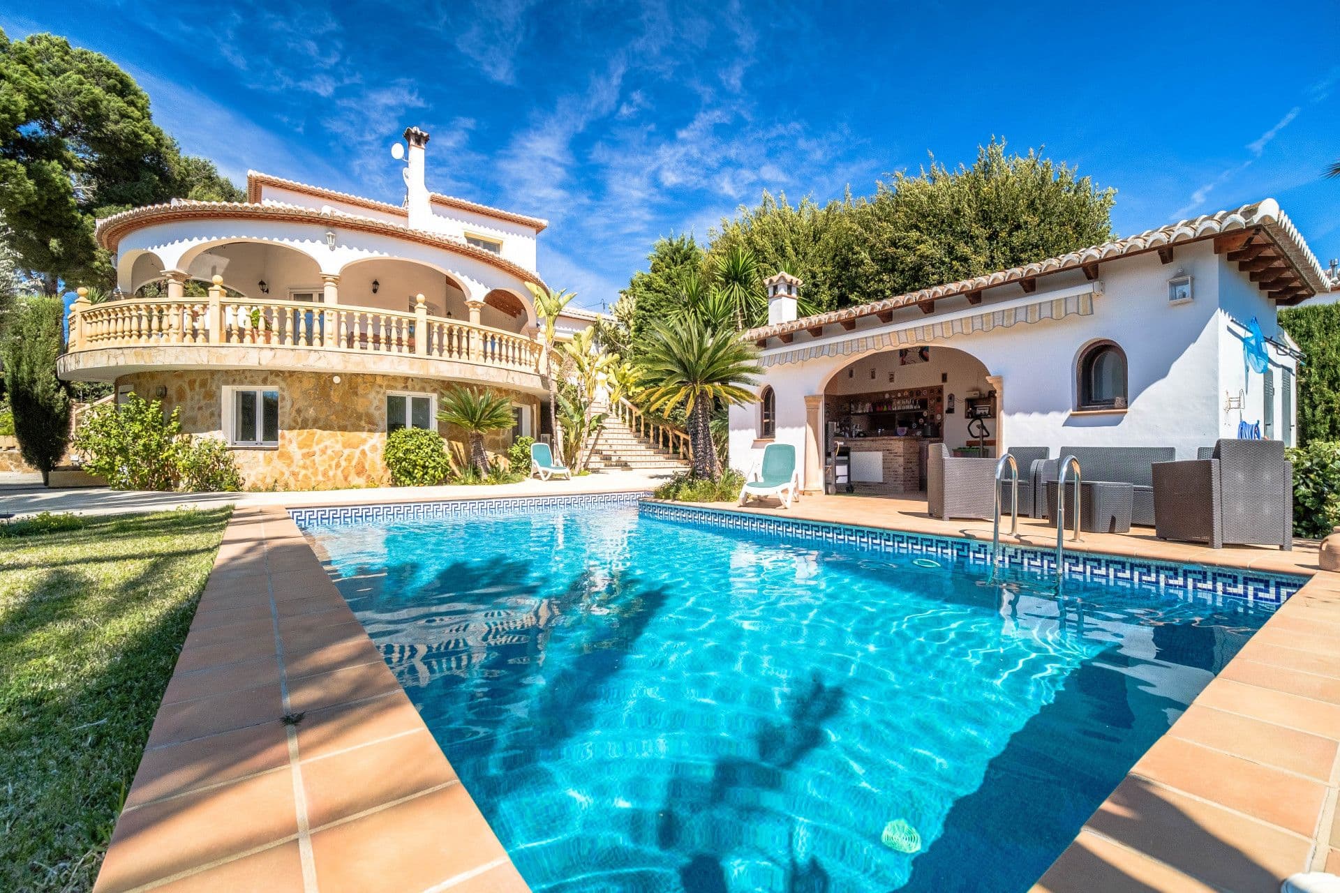Exclusive Mediterranean-style villa a short distance away from the beach in Portichol, Jávea.