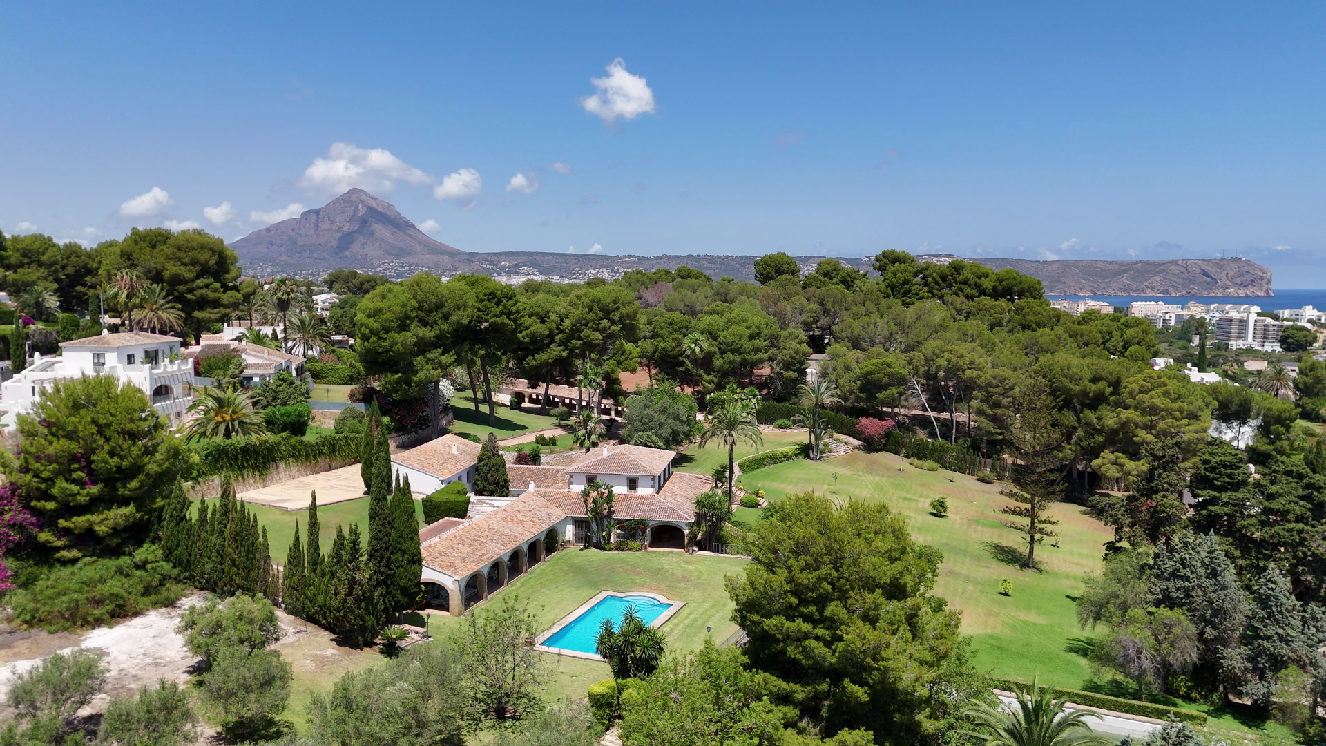 Domaine seigneurial avec vaste terrain et magnifiques jardins à Tosalet, Jávea, Alicante.
