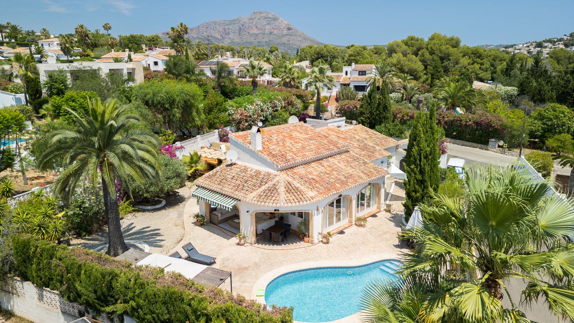 Single-storey villa in La Mandarina, Jávea.
