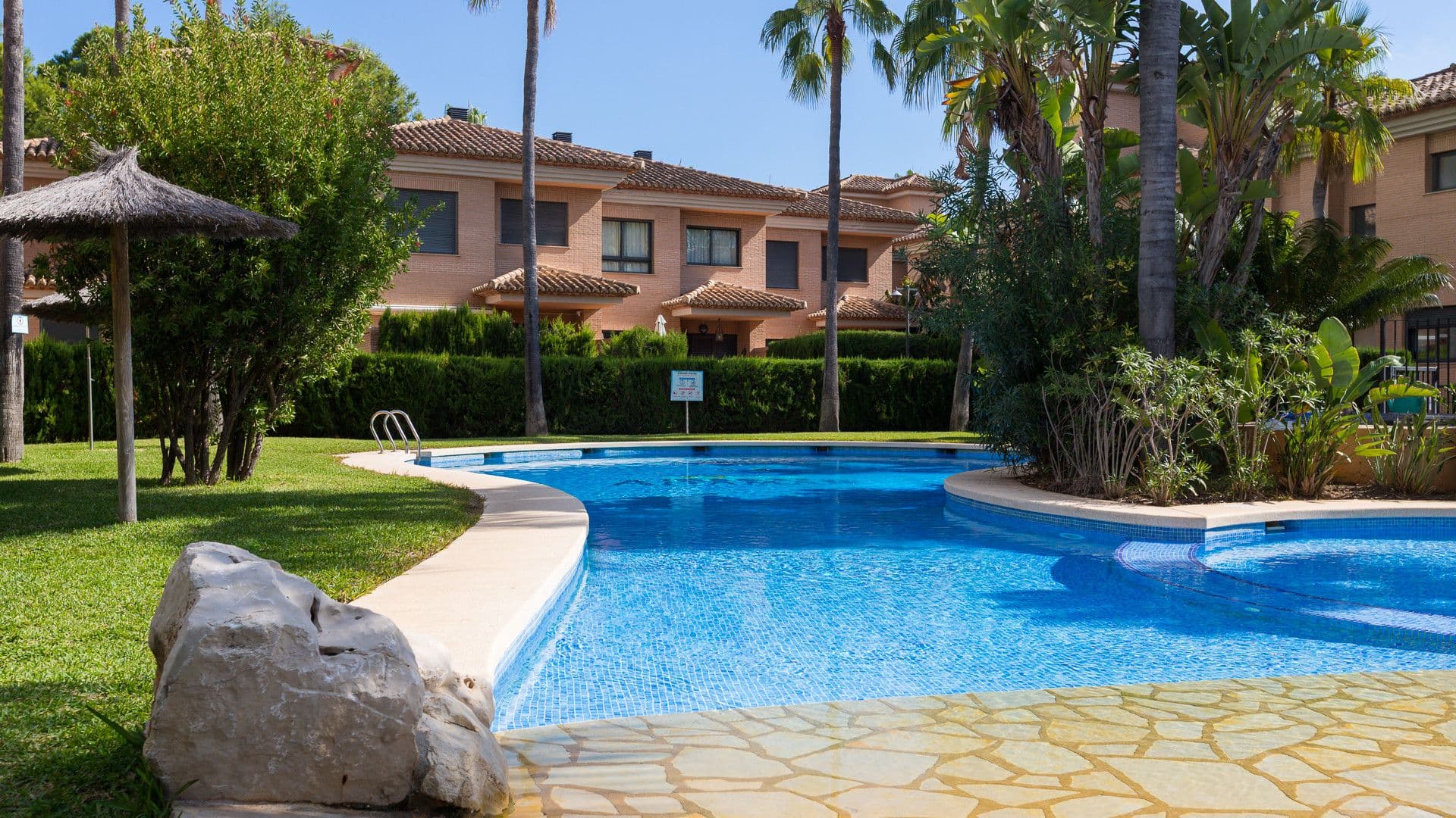 Adosado dúplex en Avda. Augusta, Jávea.