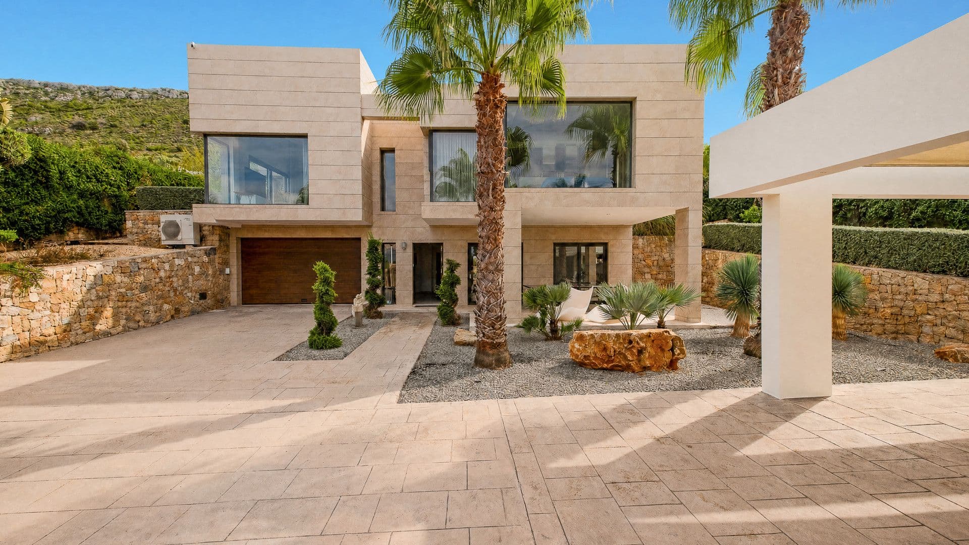 Contemporary villa with open views of the Montgó in Villes del Vent, Jávea, Alicante