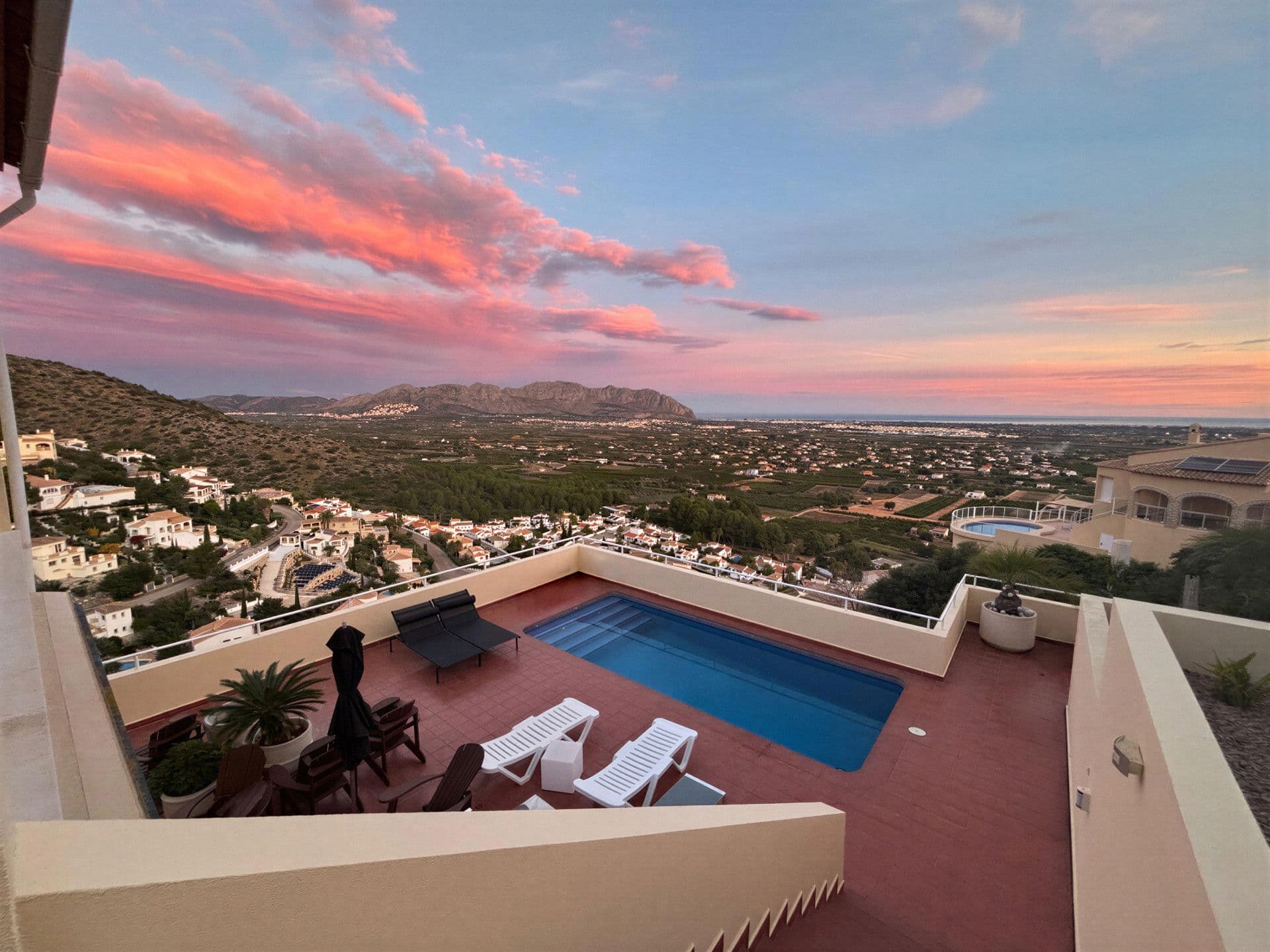 Villa with Panoramic Views of the Sea and the Valley in Pedreguer, Alicante