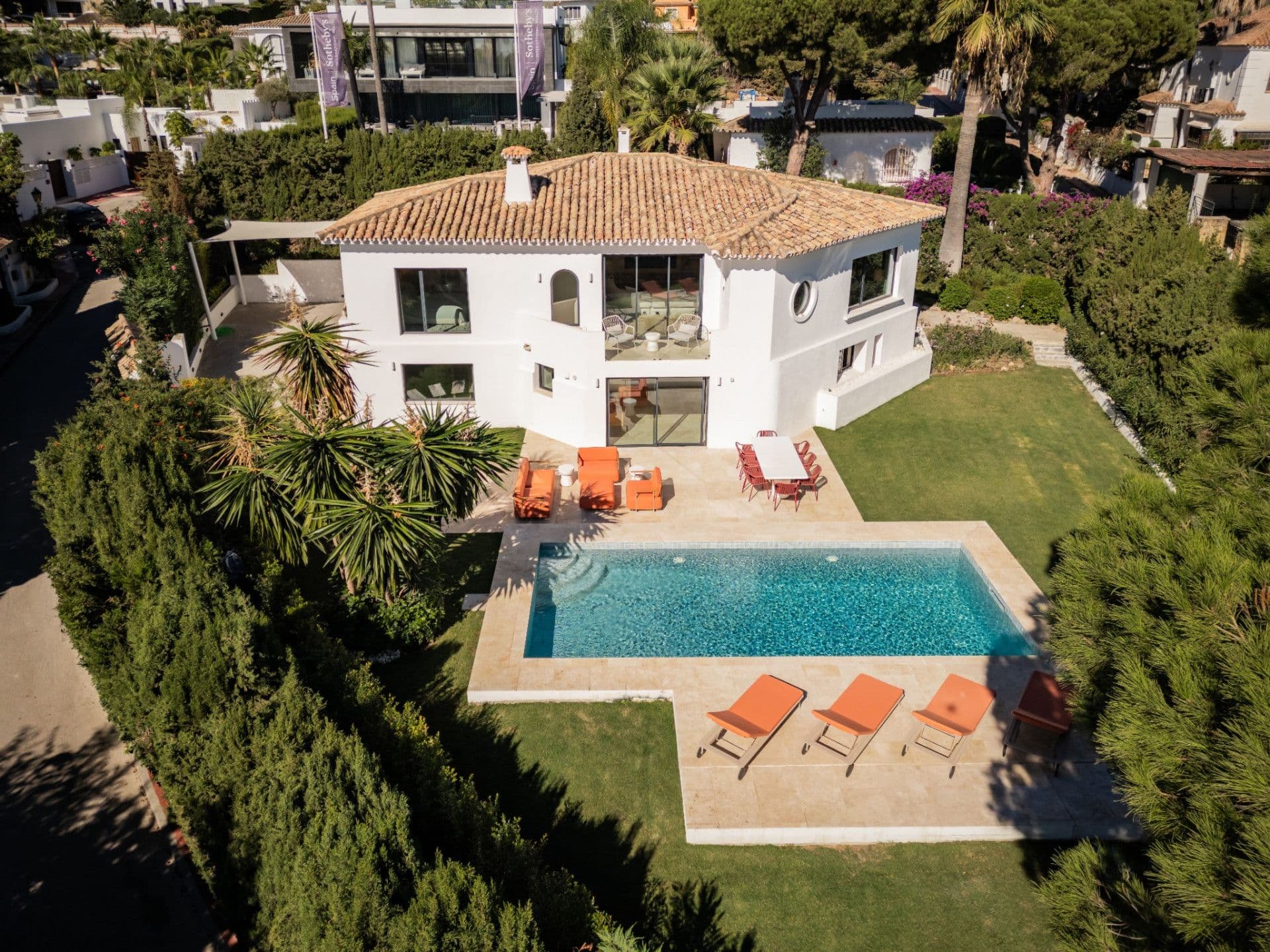 Mediterranean villa in Nueva Andalucía, Marbella, for sale.