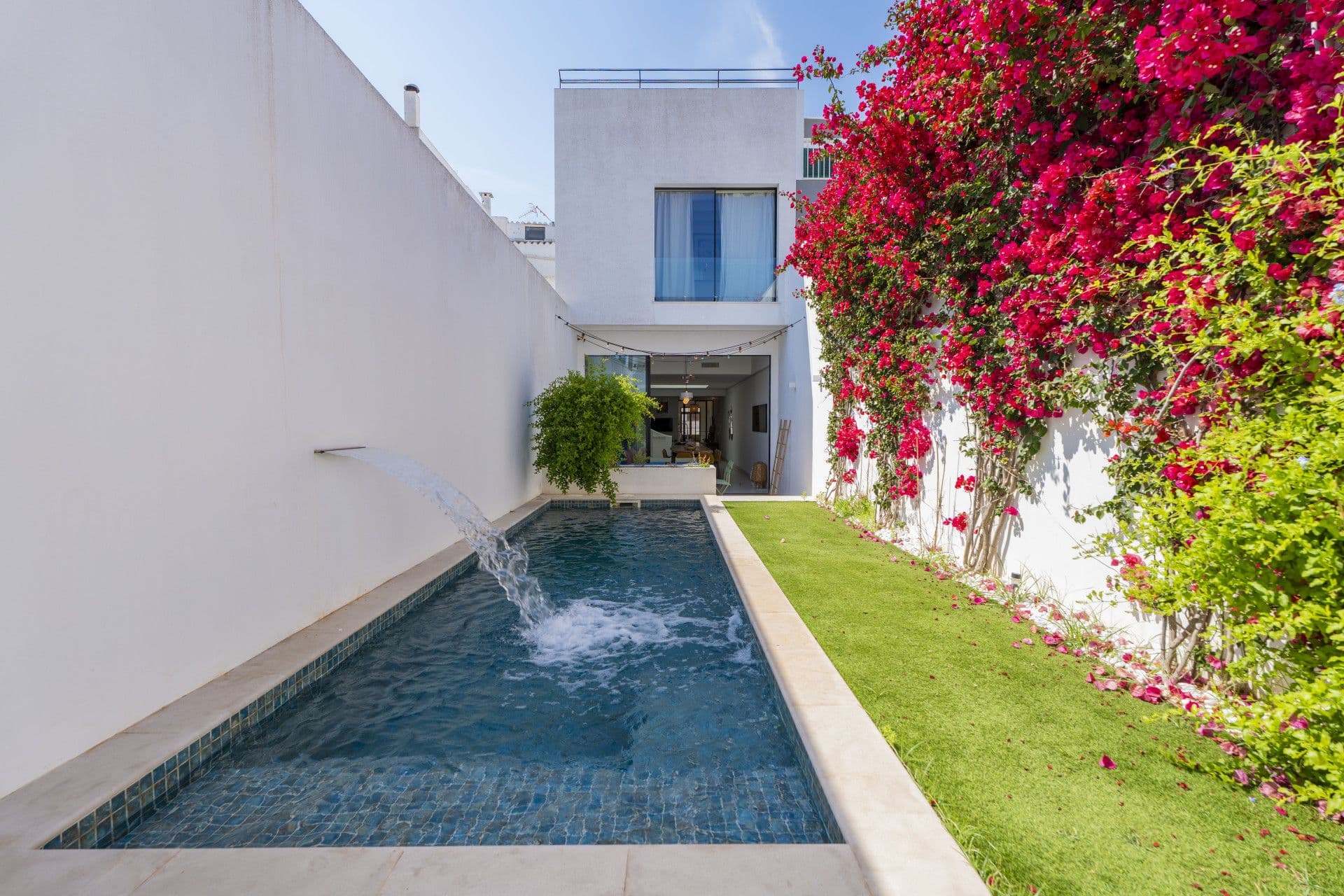 Refurbished house with private pool in the historic center of Ciutadella, Menorca.