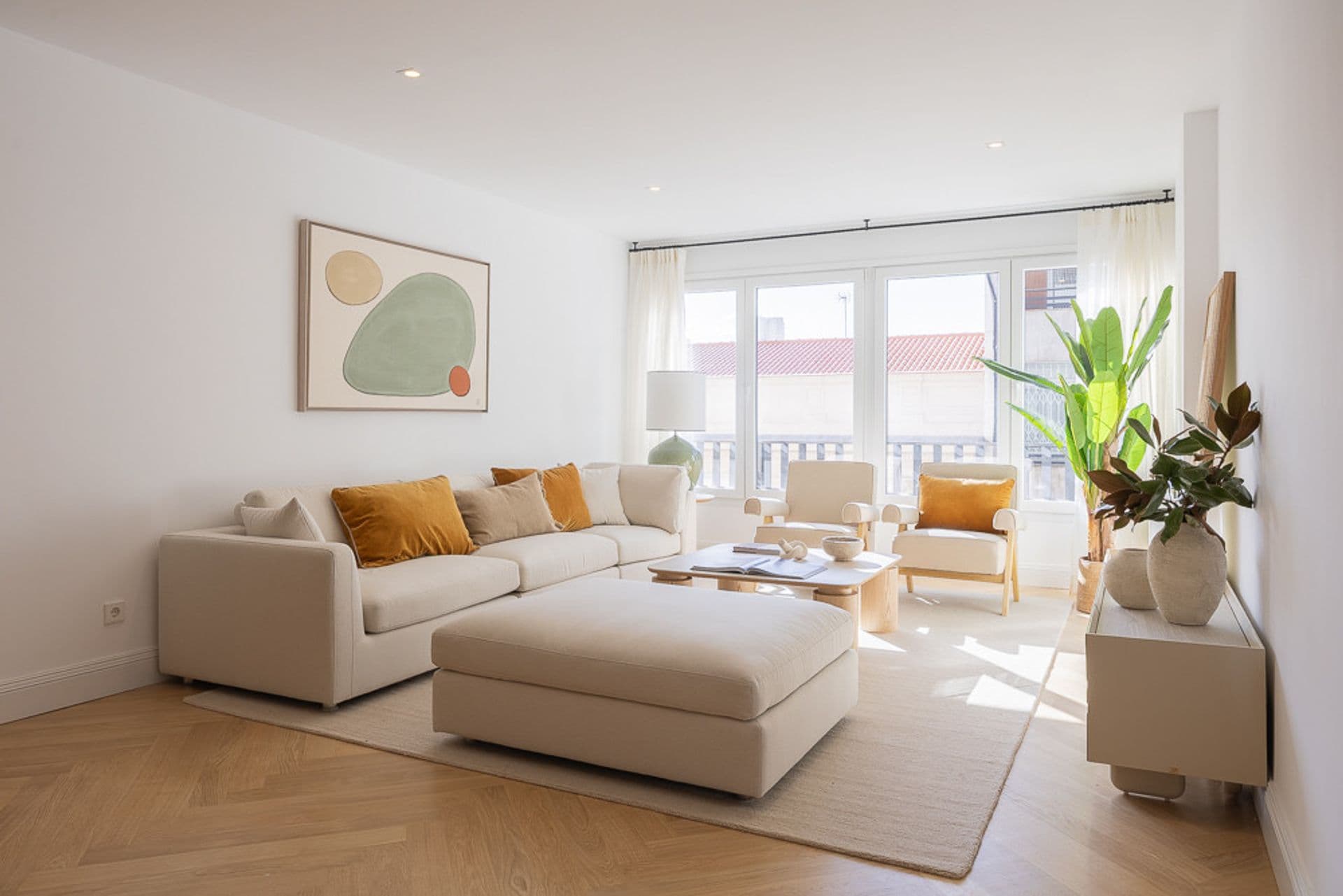 Renovated flat in Recoletos, Barrio de Salamanca, for sale.